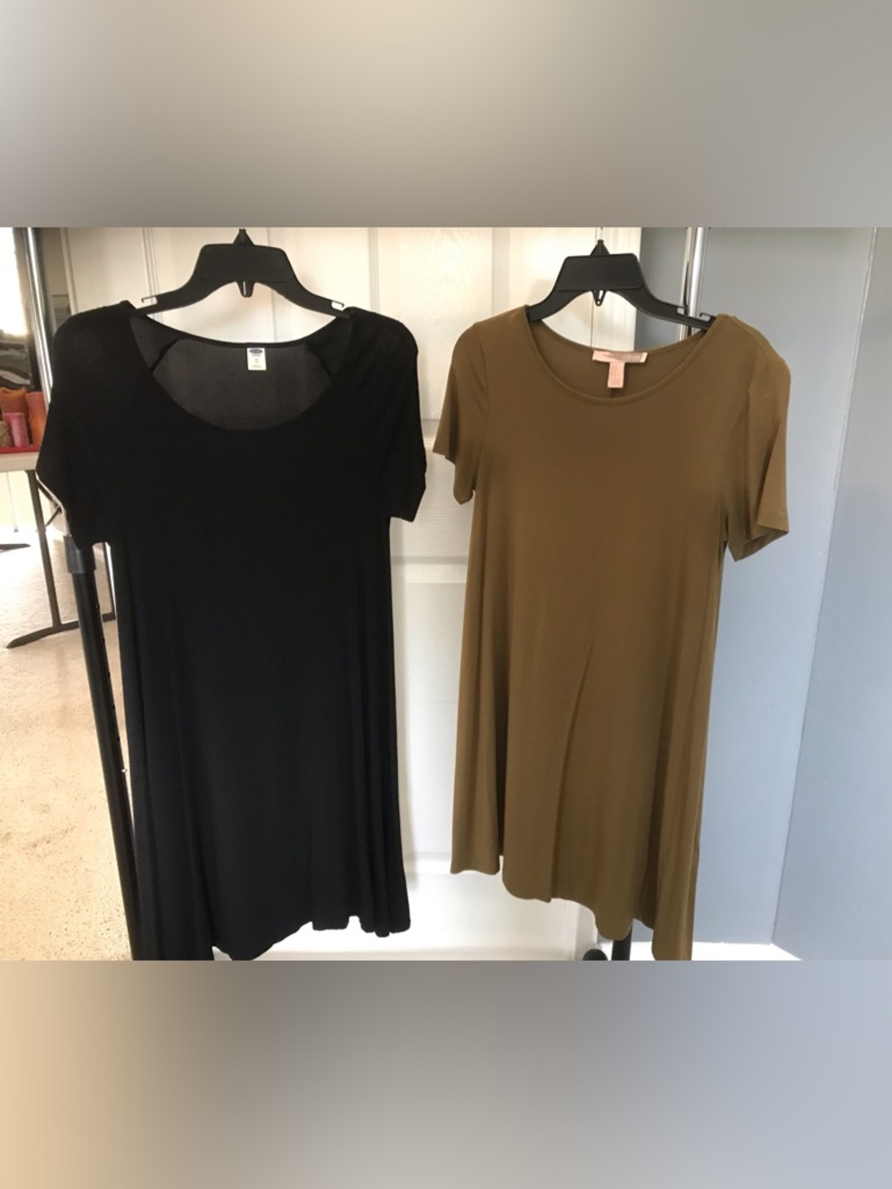 XSmall Black Short-Sleeve Dress by Old   
Navy & Small Green by Forever 21